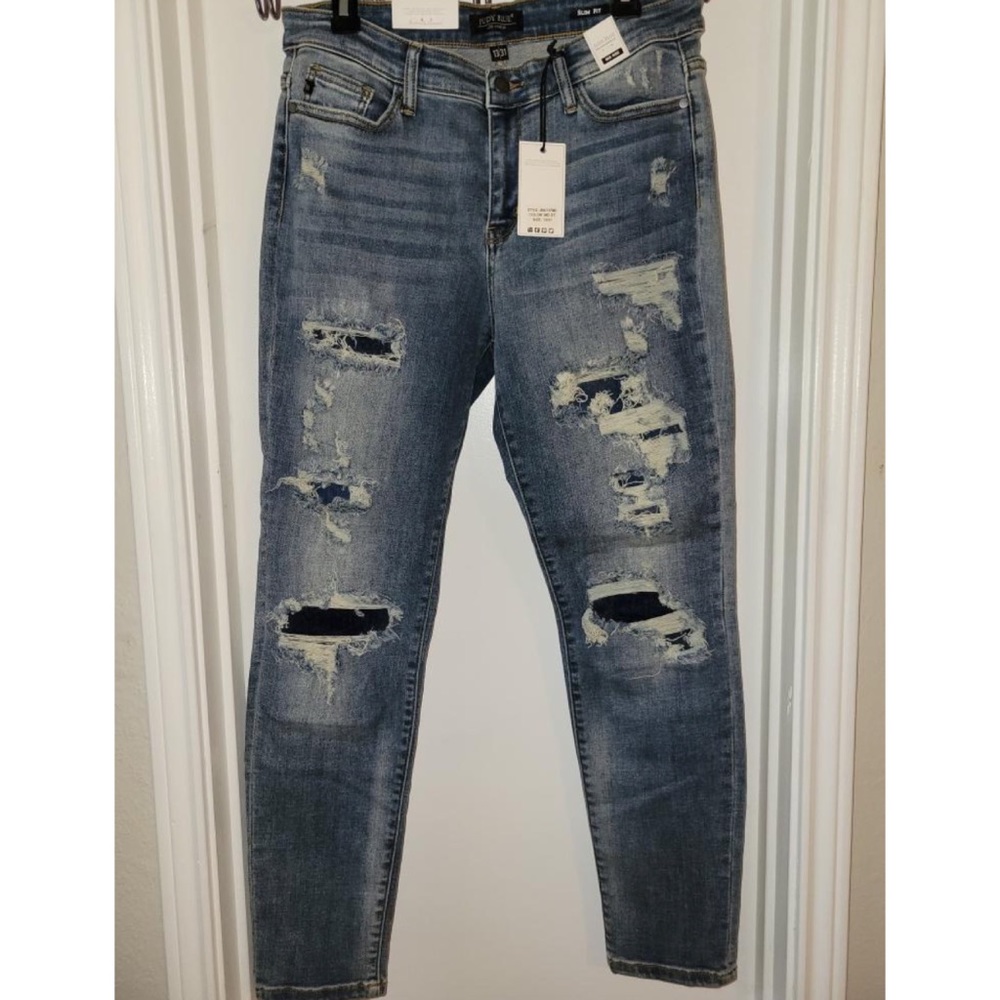 NWT Judy Blue Slim Fit Distressed Jeans